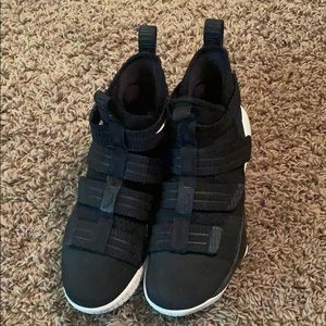 Men’s LeBron basketball shoes